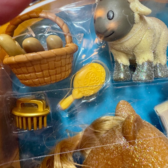 NWT. Disney Belle Disney Once Upon a Story Doll Playset. Animator’s collection - Picture 6 of 16